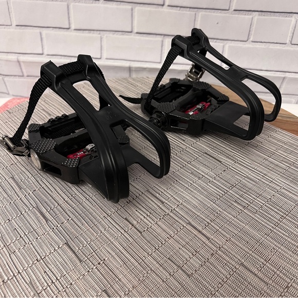 Echelon EX-4S EX-4S+ Connect Bike Right pedal with Foot Cage Cycling Pedals - Picture 7 of 14